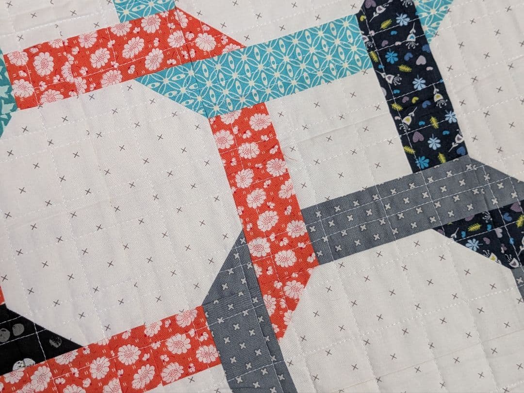 完全オリジナル！ミシンキルトタペストリー メビウスの輪モチーフ