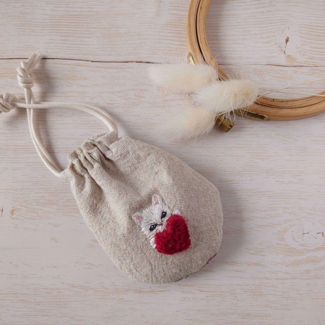 ちっちゃな巾着サシェ/詰替タイプ【白猫とふわもこハート】