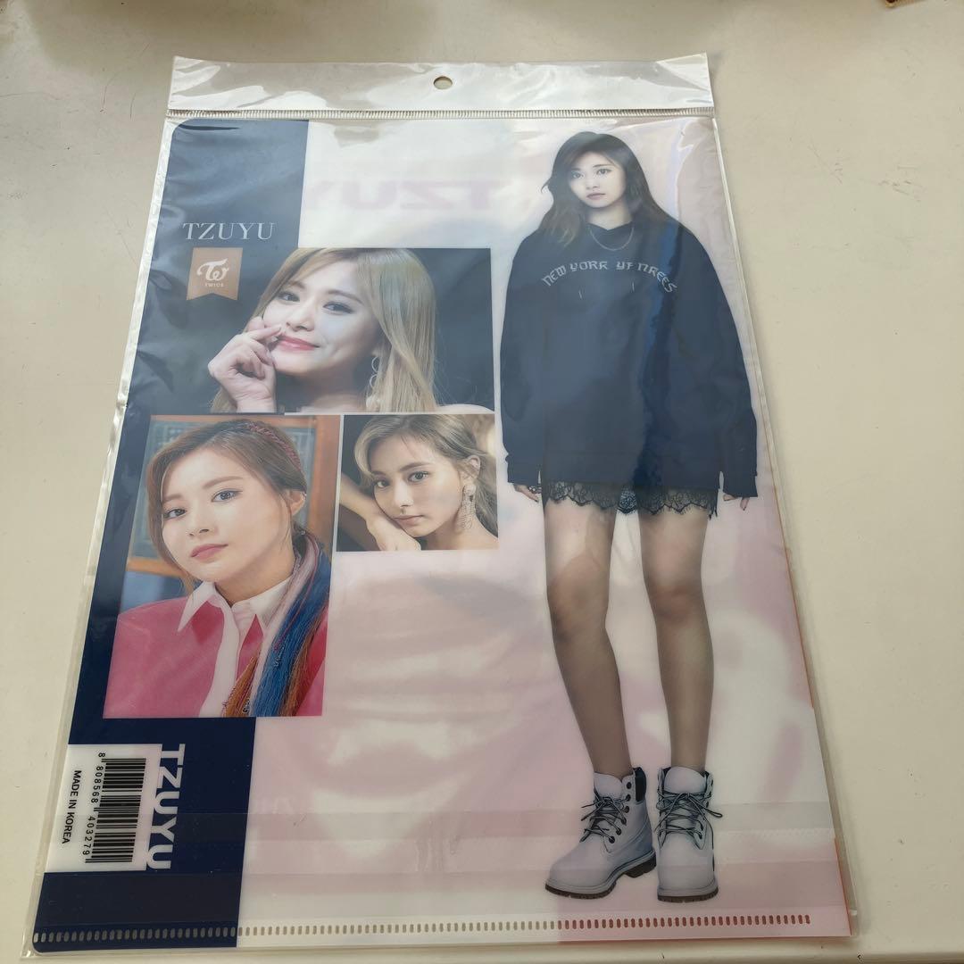 TWICE クリアファイル ツウィ - メルカリ