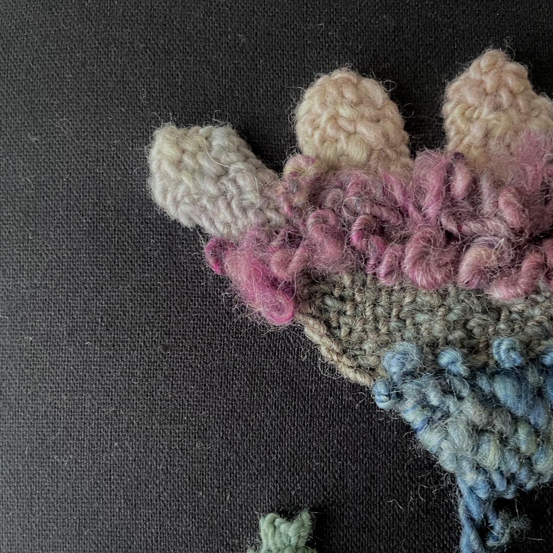 【一点もの】『手紡ぎ糸のお花. b'』手刺繍ファブリックパネル