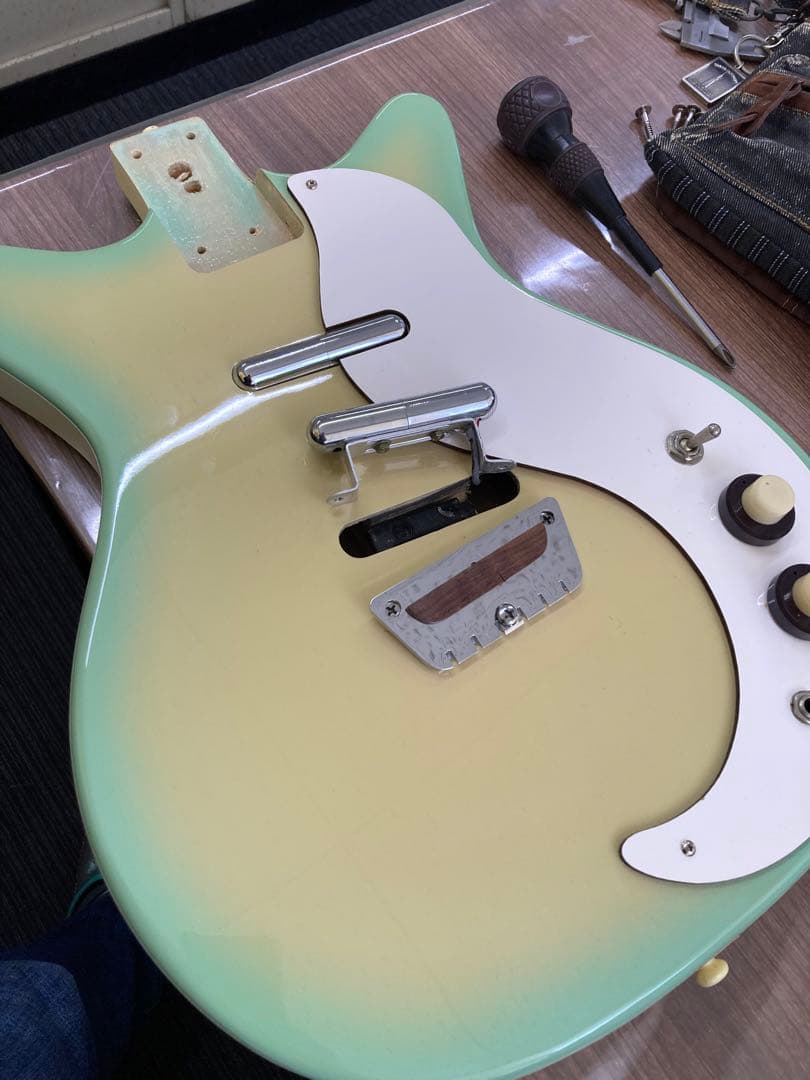 かわかっこいいダンエレクトロ 59DCビグスビー改 - メルカリ