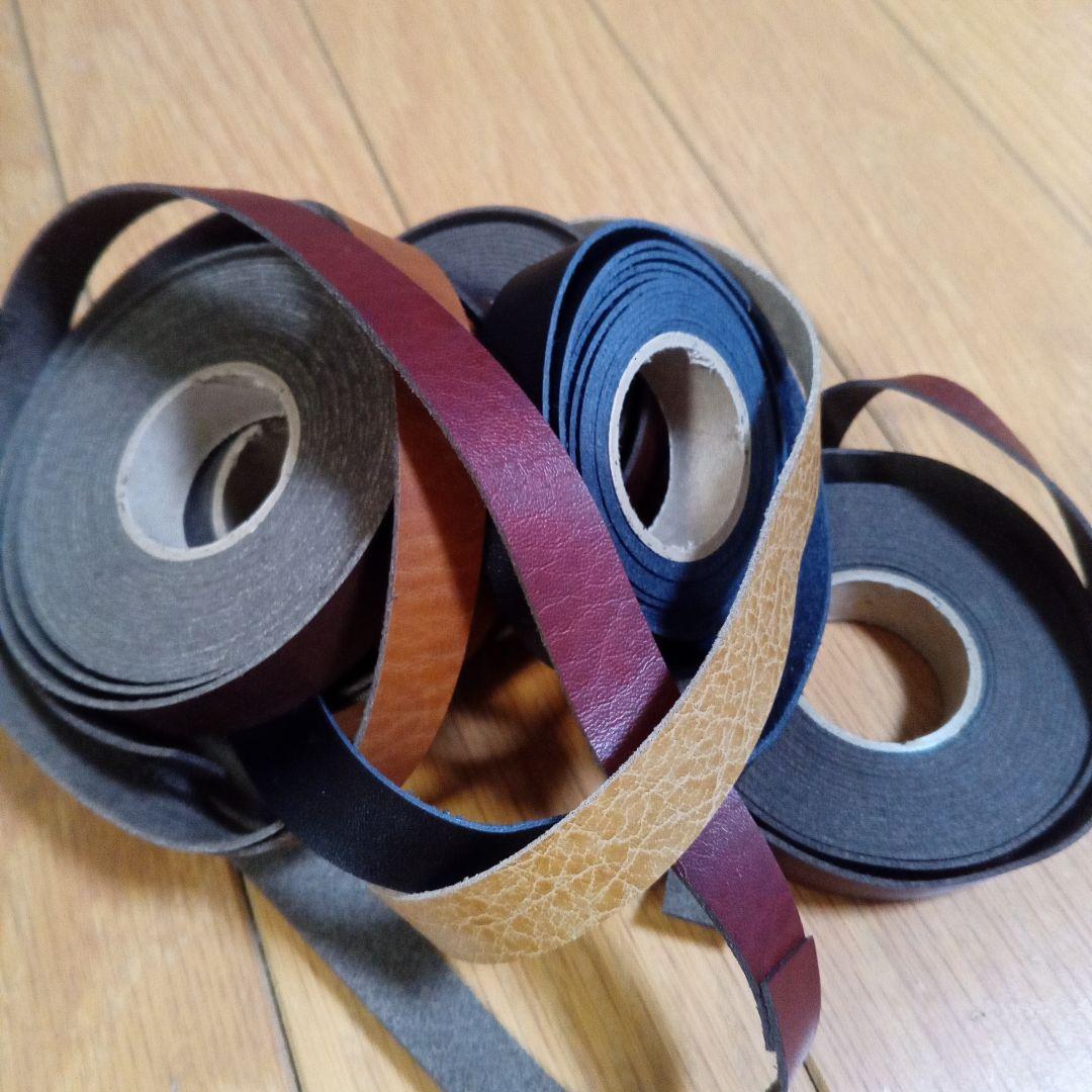 80サイズ箱いっぱい！ フェイクレザーテープ＆本2冊