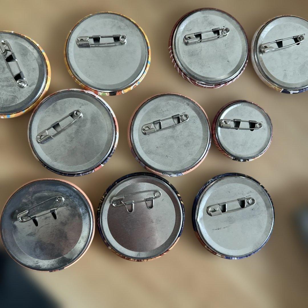 すとぷりジェル缶バッチ12個セット - メルカリ