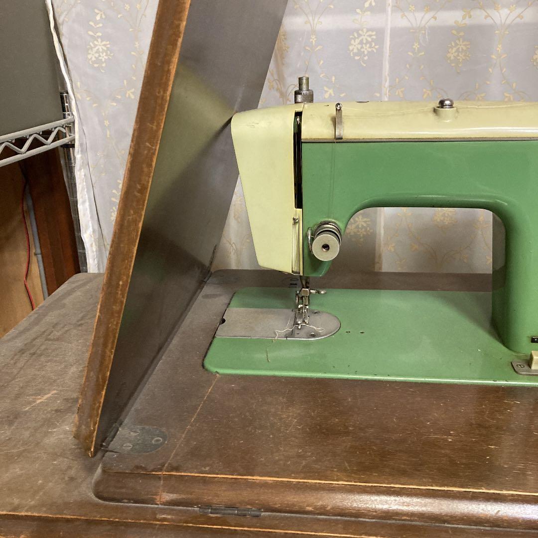 昭和レトロ　リッカー　RICCAR 足踏み　ミシン　値下げ　ビンテージ、激レア