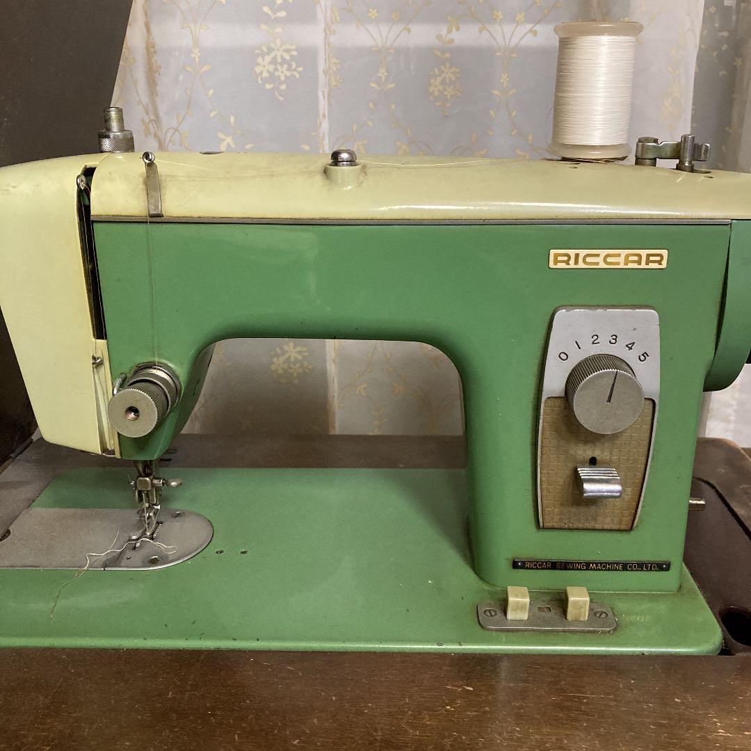 昭和レトロ　リッカー　RICCAR 足踏み　ミシン　値下げ　ビンテージ、激レア