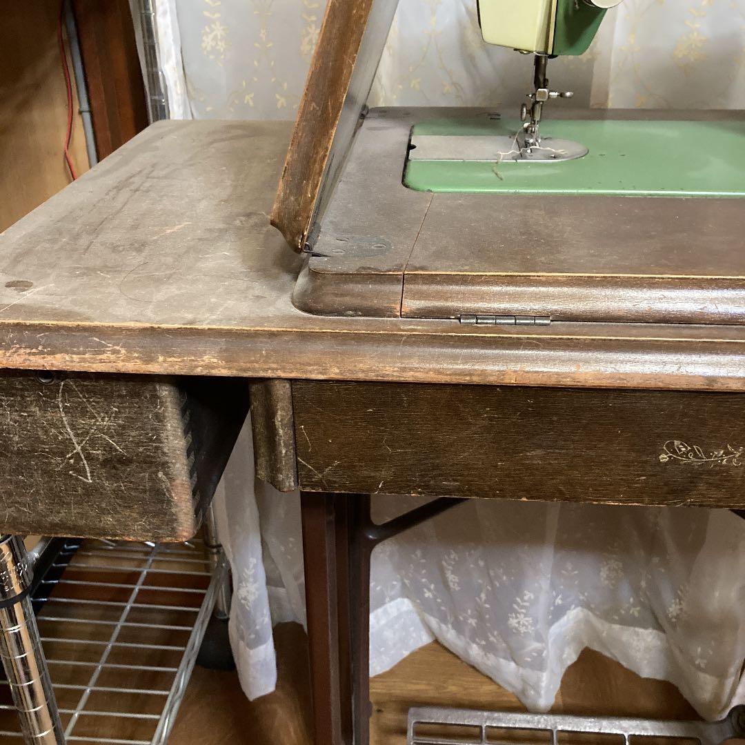 昭和レトロ　リッカー　RICCAR 足踏み　ミシン　値下げ　ビンテージ、激レア