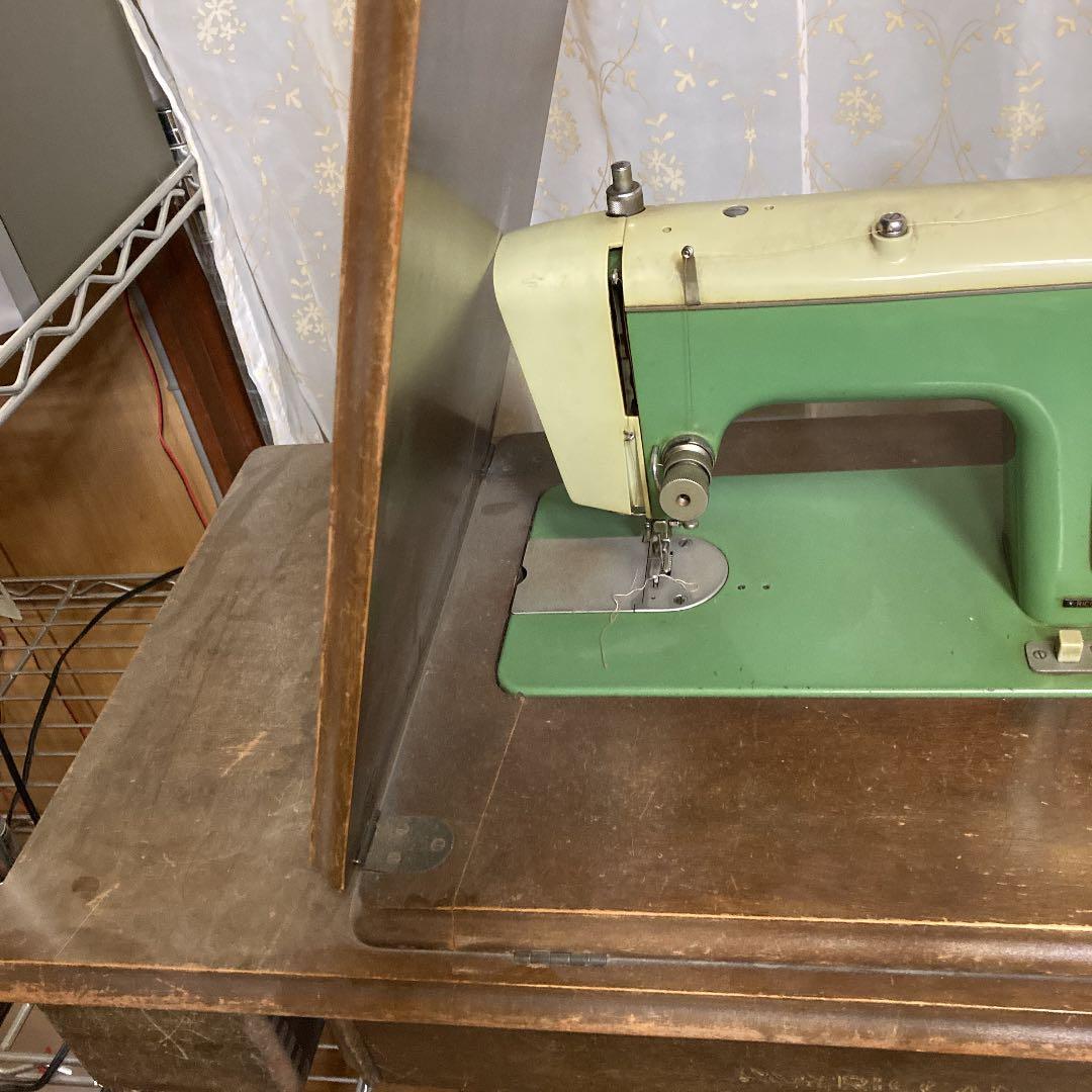 昭和レトロ　リッカー　RICCAR 足踏み　ミシン　値下げ　ビンテージ、激レア