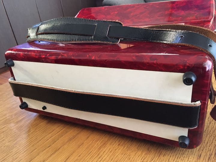 YAMAHA S-32 B アコーディオン 32鍵盤 赤 ソフトケース付 - メルカリ