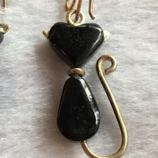 黒翡翠 グァテマラ産 黒 ヒスイ 猫 ピアス 翡翠 硬玉天然石 パワーストーン