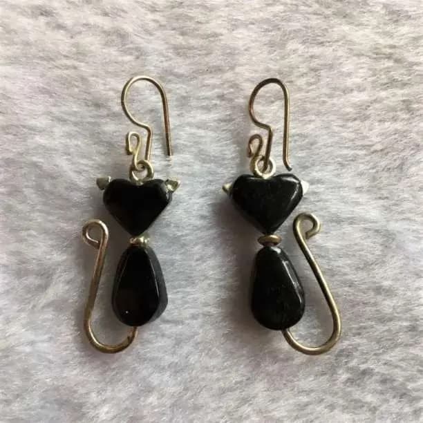 黒翡翠 グァテマラ産 黒 ヒスイ 猫 ピアス 翡翠 硬玉天然石 パワーストーン