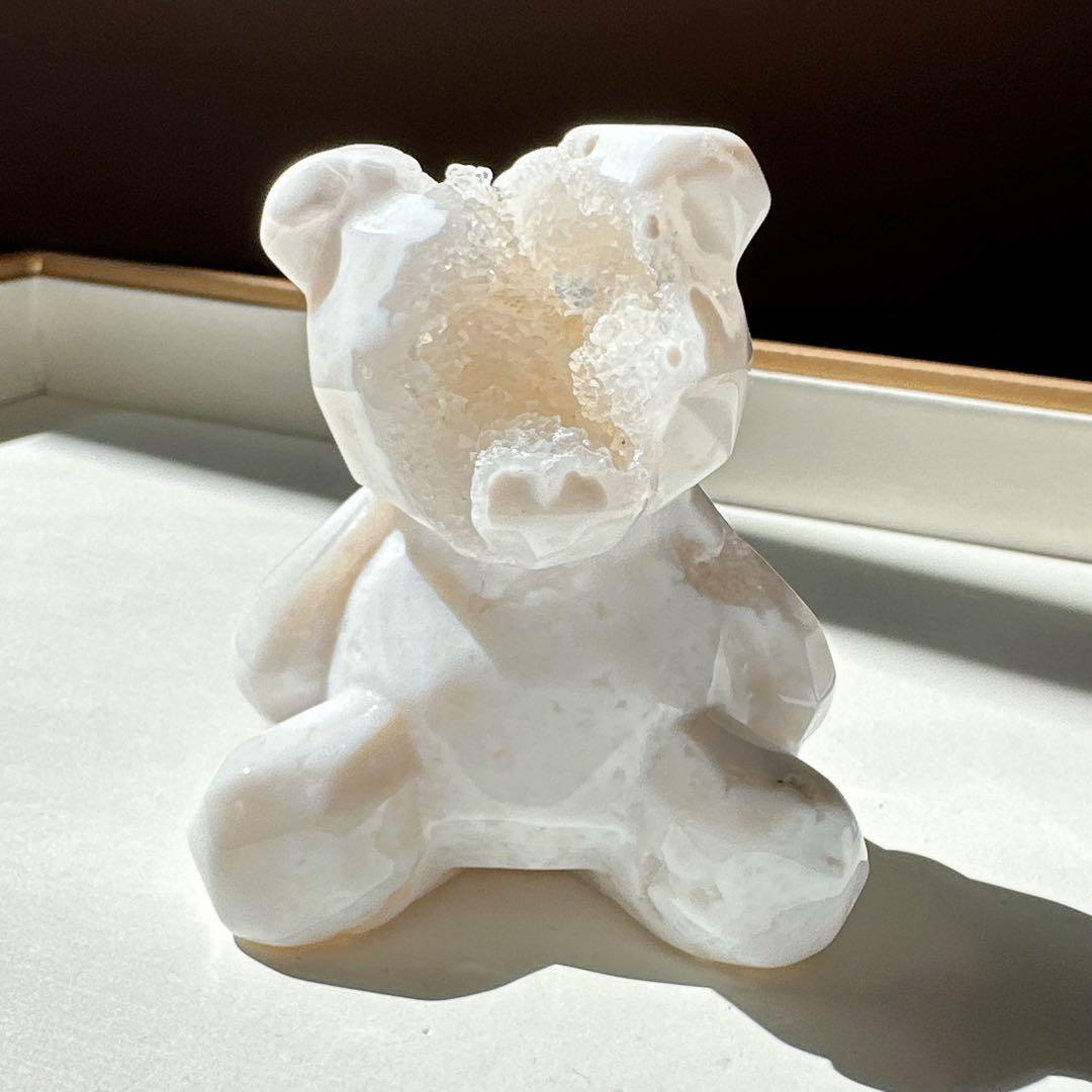 ホワイトアゲート　クマさん　天然石　置物