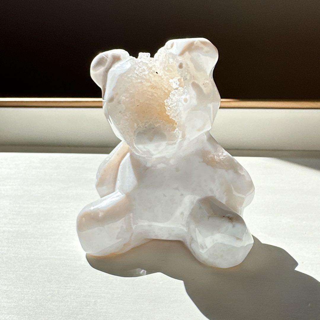 ホワイトアゲート　クマさん　天然石　置物