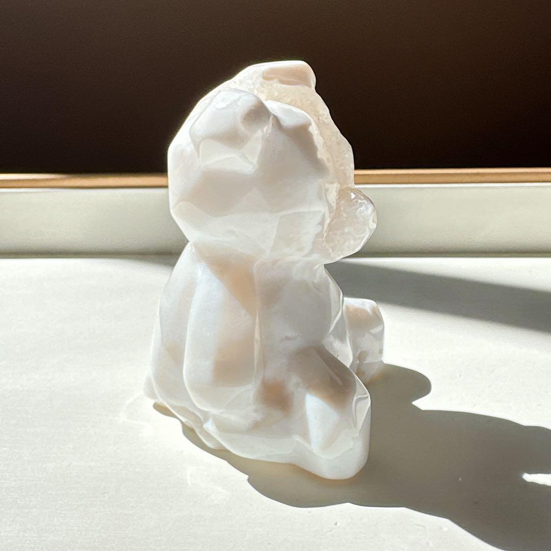 ホワイトアゲート　クマさん　天然石　置物