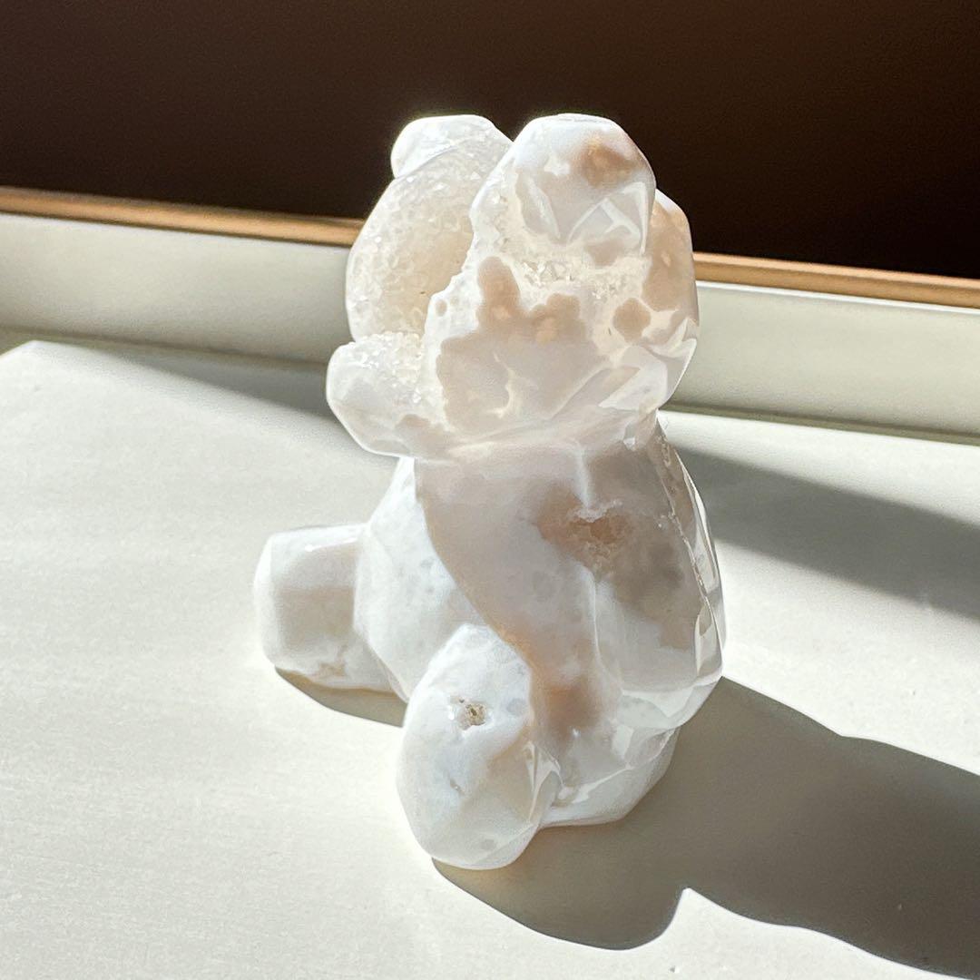ホワイトアゲート　クマさん　天然石　置物