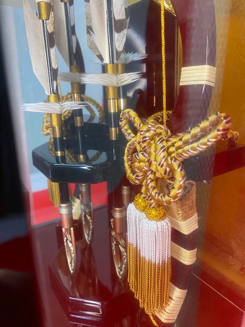 東京久月　家紋付破魔弓ガラスケース１０号・間口約３１×奥行約２０×高さ約３９㎝