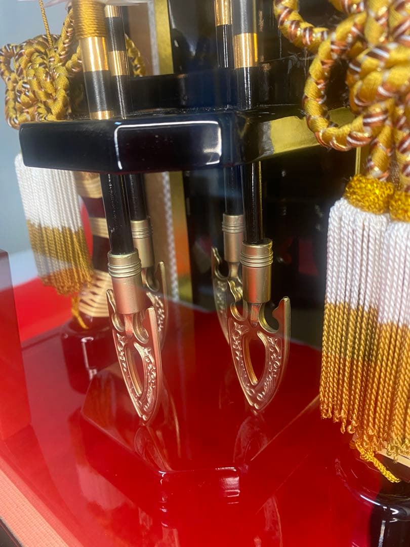 東京久月　家紋付破魔弓ガラスケース１０号・間口約３１×奥行約２０×高さ約３９㎝