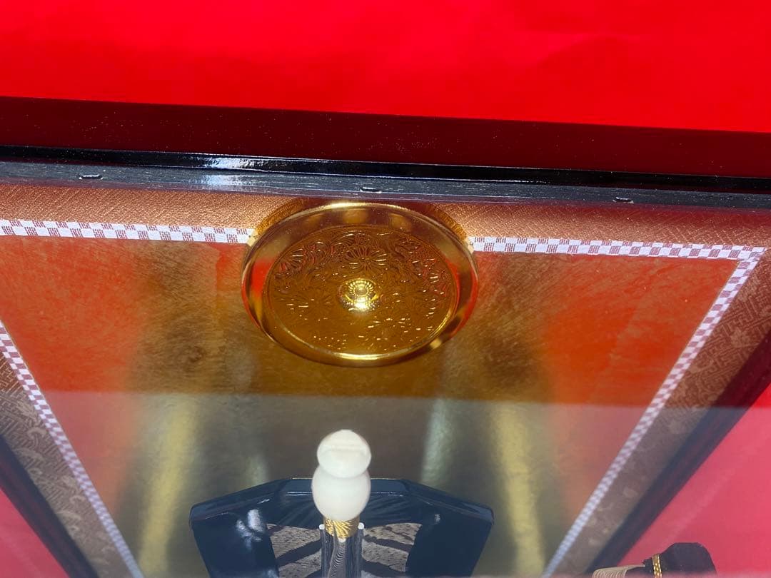 東京久月　家紋付破魔弓ガラスケース１０号・間口約３１×奥行約２０×高さ約３９㎝