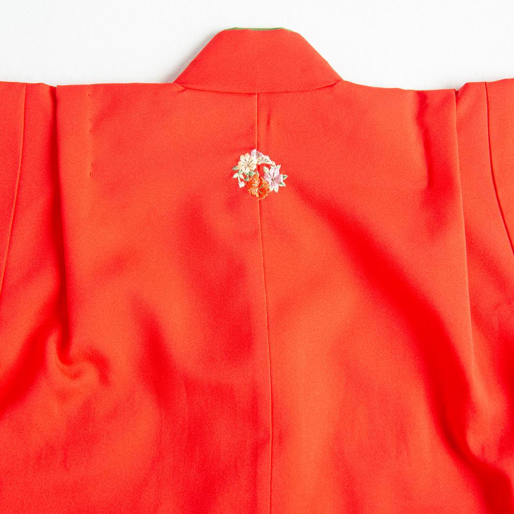 七五三　三歳女児　花紋刺繍の着物＆袴＆襦袢＆お草履のセット　おまけに髪飾りを