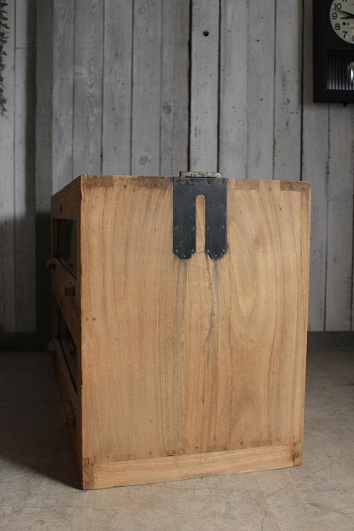 味のある前面ガラスの引き出し2段　食器棚　シャツケース　収納棚　古家具