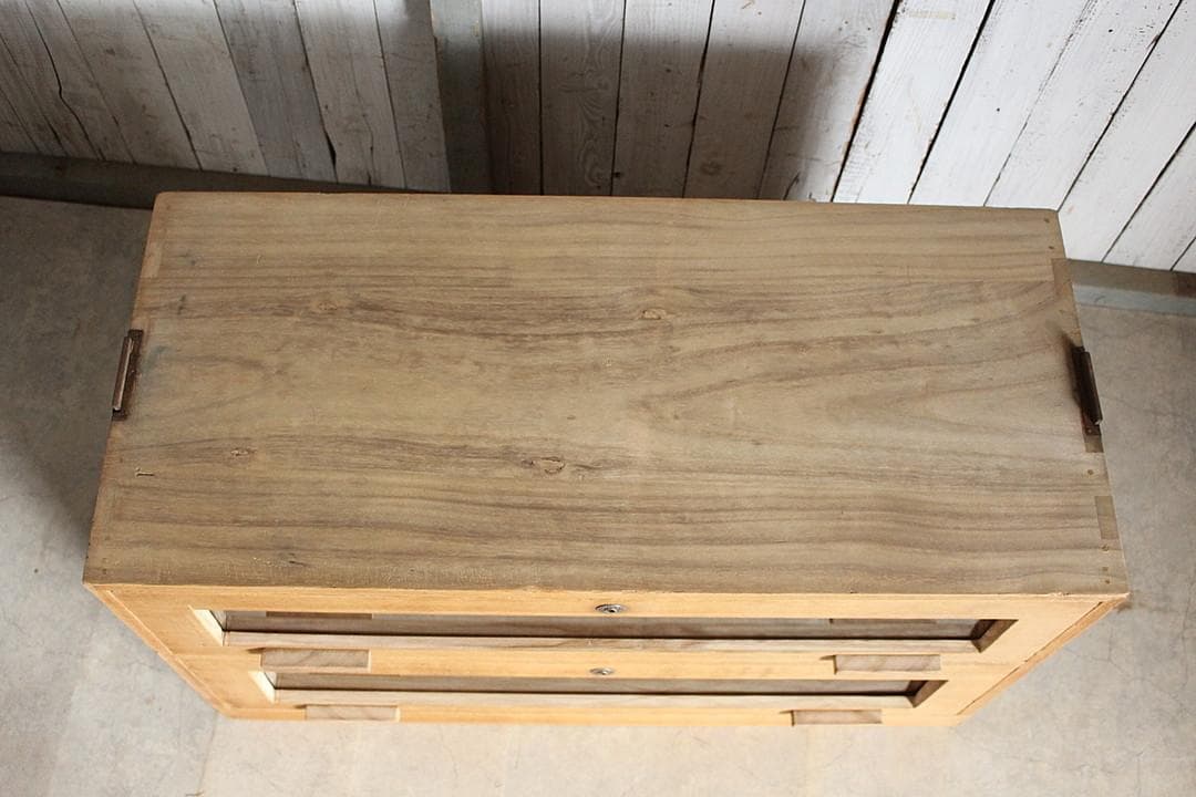 味のある前面ガラスの引き出し2段　食器棚　シャツケース　収納棚　古家具