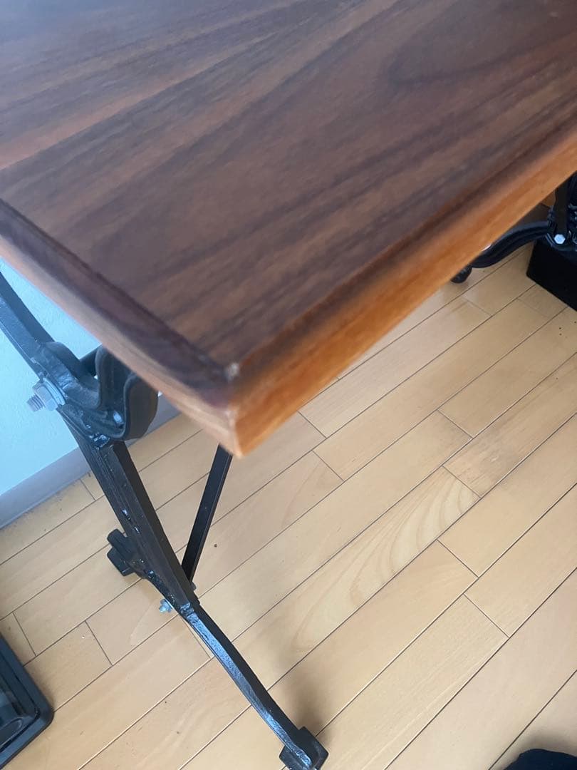 アイアン脚デスク