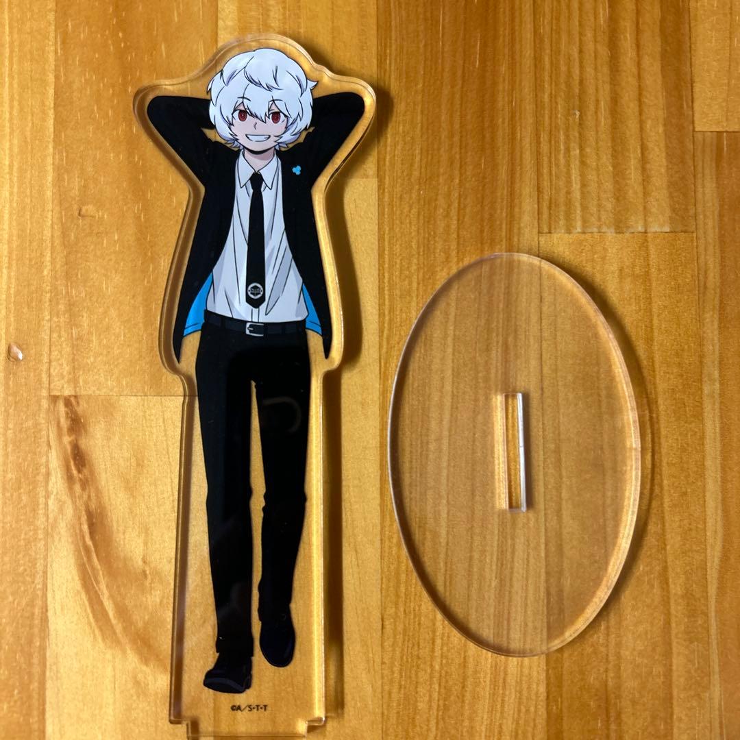 空閑遊真 アクリルスタンド スーツ - メルカリ