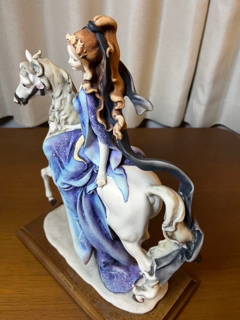 ジョゼッペ アルマーニ フローレンス社 置物 馬 女性