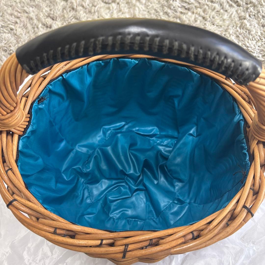 新品　エバゴス　籐製バスケット 青色内布