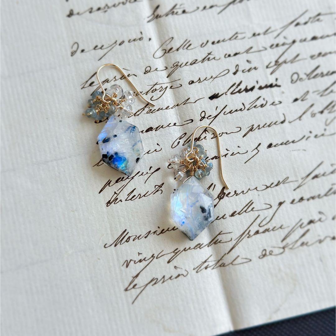 ホワイトラブラドライト・クリソベリルブルーキャッツアイピアス＋ネックレス