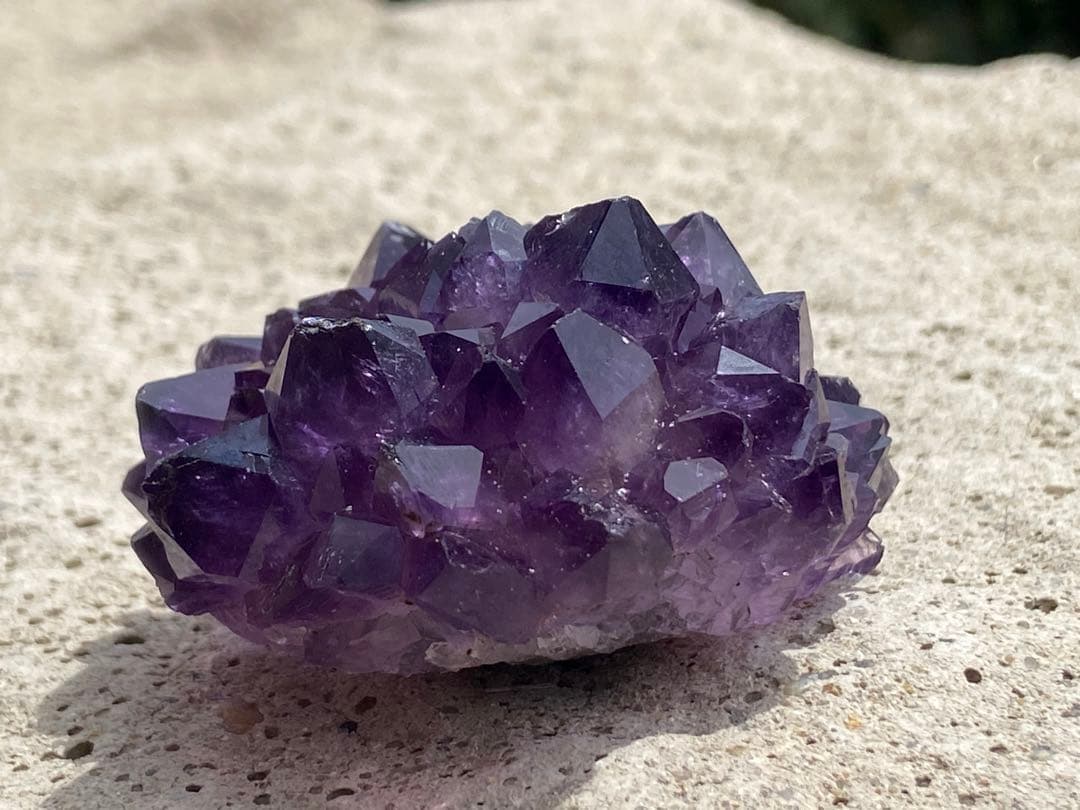 超高品質！ウルグアイ産⭐️帝王アメジストクラスター・花⭐️粒大・色濃い ⭐️N83