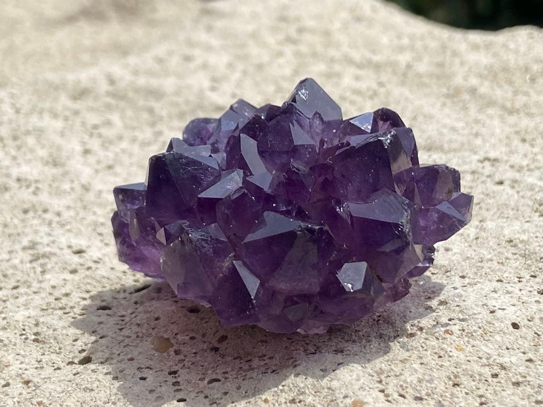 超高品質！ウルグアイ産⭐️帝王アメジストクラスター・花⭐️粒大・色濃い ⭐️N83