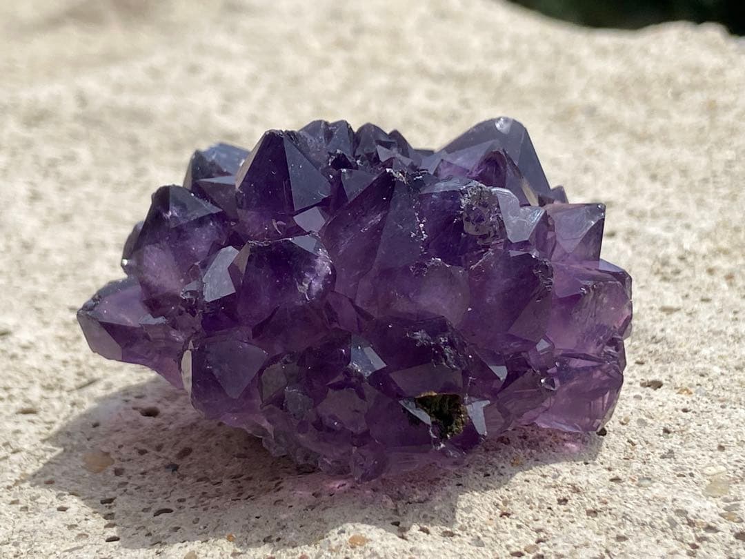 超高品質！ウルグアイ産⭐️帝王アメジストクラスター・花⭐️粒大・色濃い ⭐️N83