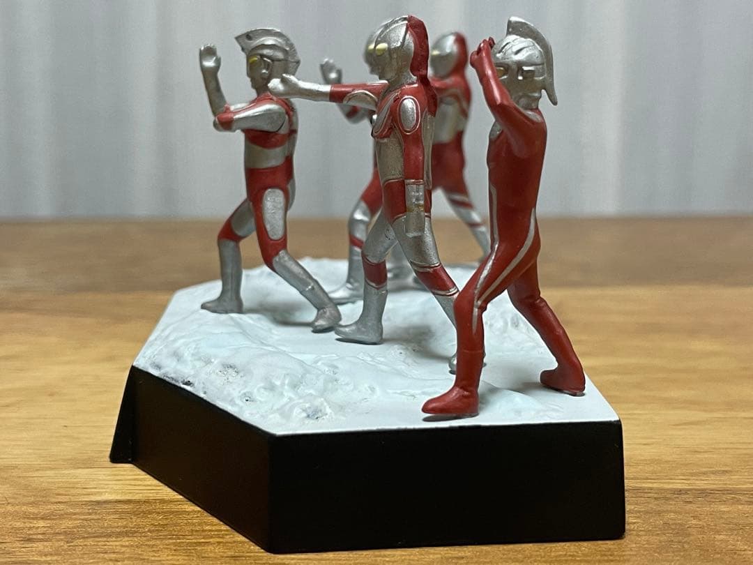 フィギュア 輝け!ウルトラ五兄弟 「ウルトラ怪獣戯画 ウルトラ兄弟激闘