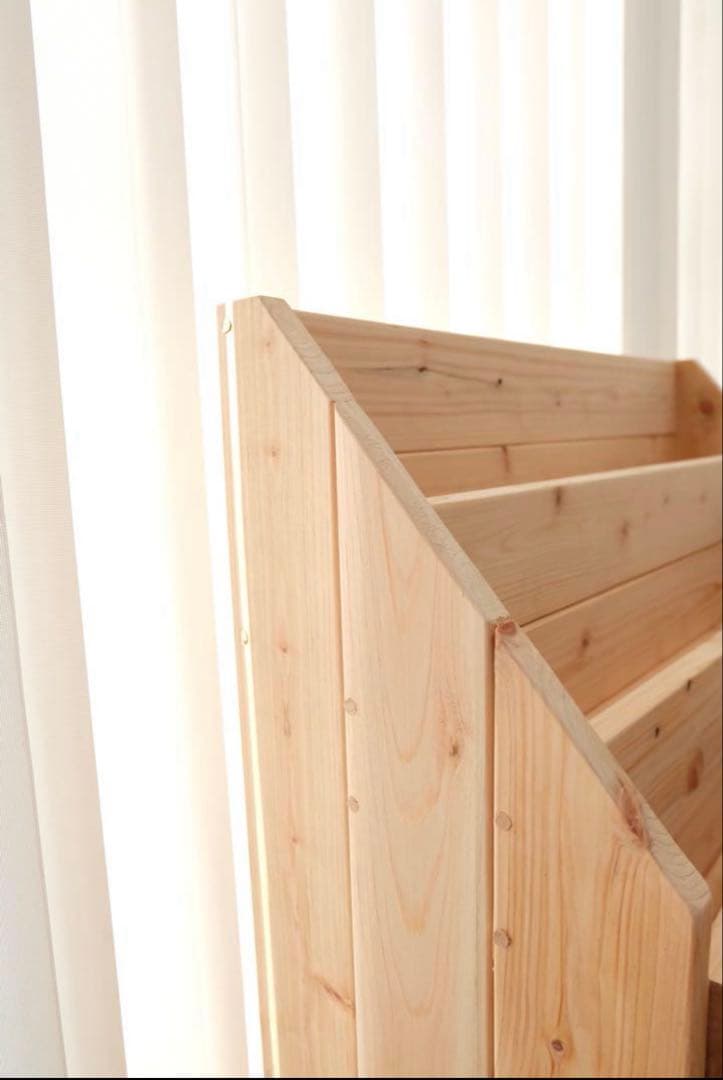 絵本棚　マガジンラック　本棚