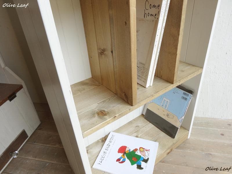 サイズオーダー可！スリム仕切り4段ラック●シャビーホワイト天然木無垢材●受注製作