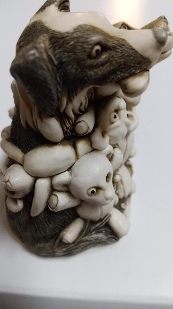 ハーモニーキングダム　犬の置物　引き裂かれたぬいぐるみ 製造終了品 入手困難