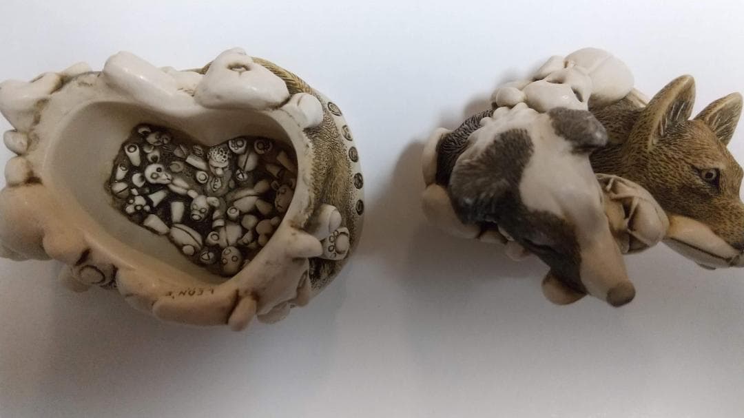 ハーモニーキングダム　犬の置物　引き裂かれたぬいぐるみ 製造終了品 入手困難