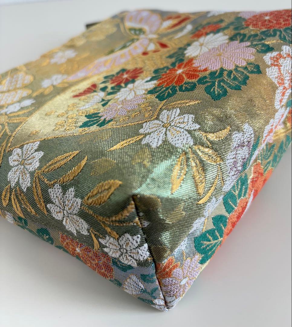 帯リメイク ショルダーバッグ｜ジッパー付き｜華やかな花と蝶文様