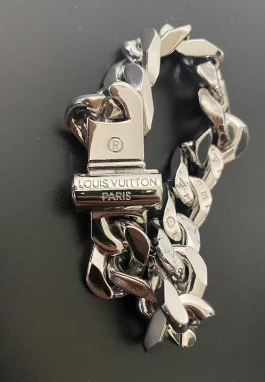 LOUIS VUITTON メタルチェーンブレスレット