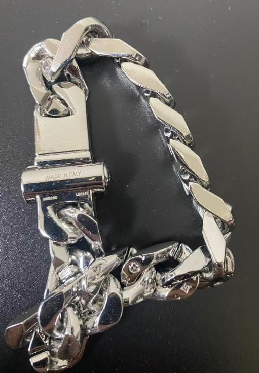 LOUIS VUITTON メタルチェーンブレスレット