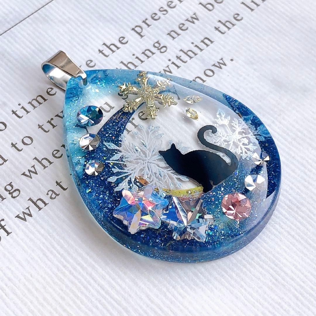 同梱値引100円❤️No.2395 レジン ペンダントトップ 猫 ネコ ねこ ♡