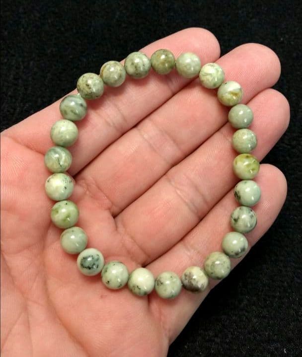【高品質】日高翡翠　ブレスレット　８㎜　小粒　ひすい　ヒスイ　健康運