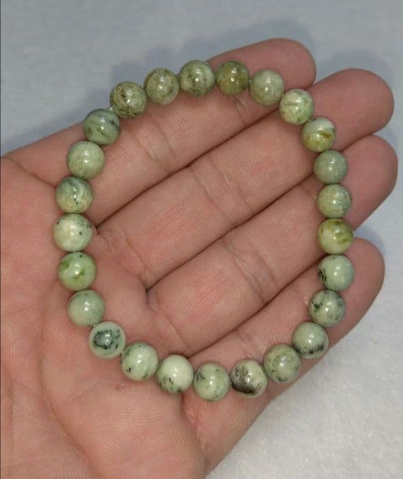 【高品質】日高翡翠　ブレスレット　８㎜　小粒　ひすい　ヒスイ　健康運