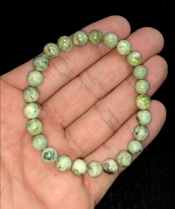 【高品質】日高翡翠　ブレスレット　８㎜　小粒　ひすい　ヒスイ　健康運