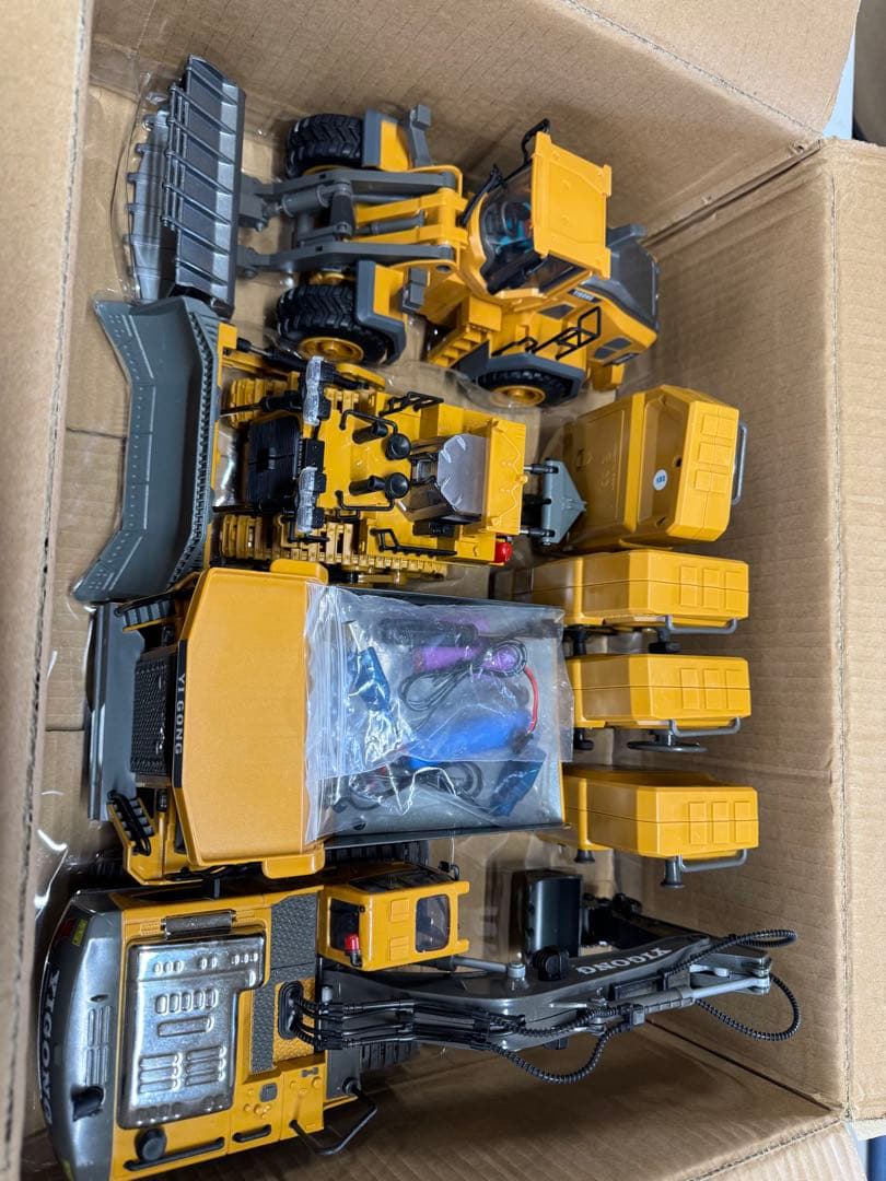 YIGONG ラジコン ショベルカー など4種セット 充電式