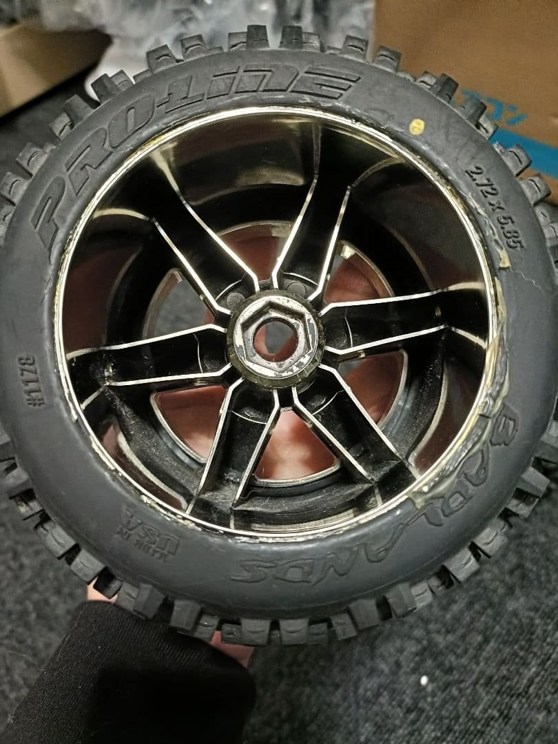 入手困難オフロードタイヤ　プロライン1/8　モンスタートラック　トラギー17mm