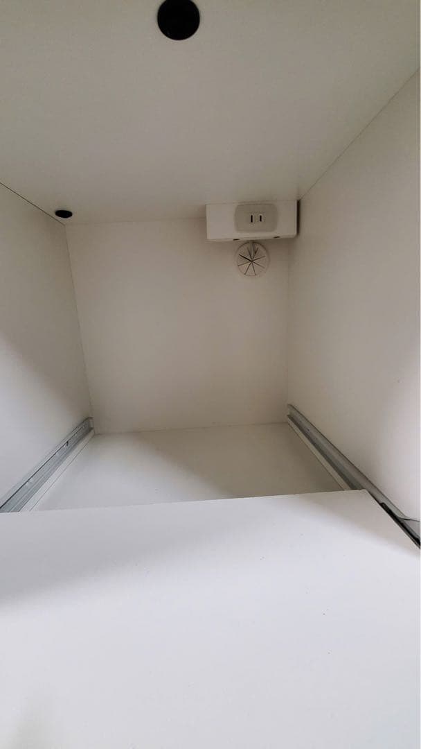 キッチンボード　食器棚