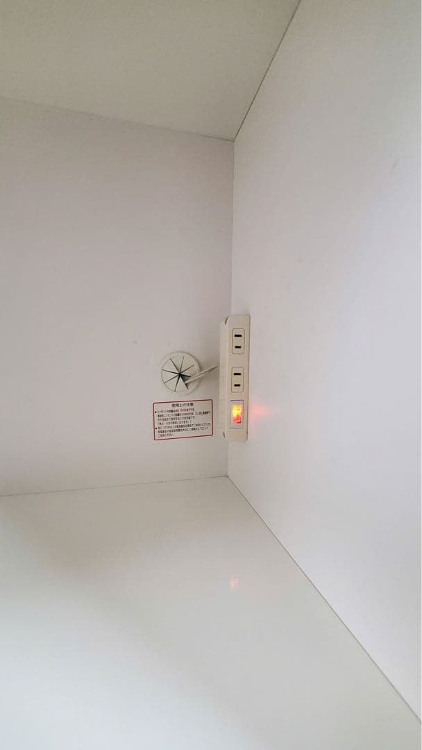 キッチンボード　食器棚