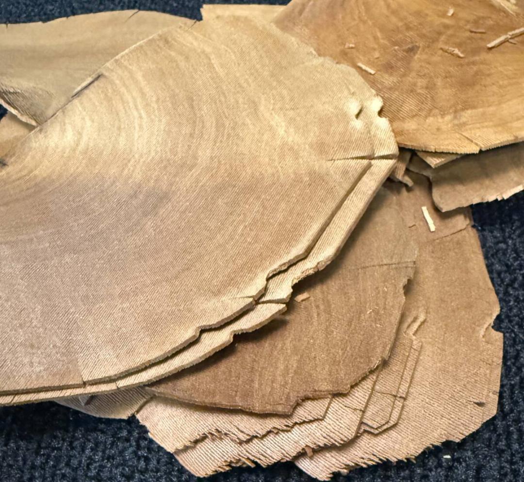 白檀 香木 薄切り ガラスケース付 109g 岡崎市発送 7195