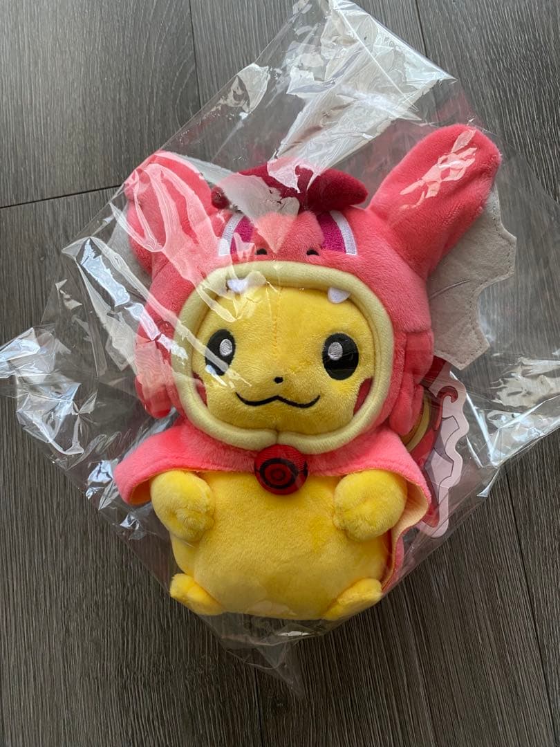 ポケモンセンターヒロシマ限定 ギャラドスごっこピカチュウ 赤い